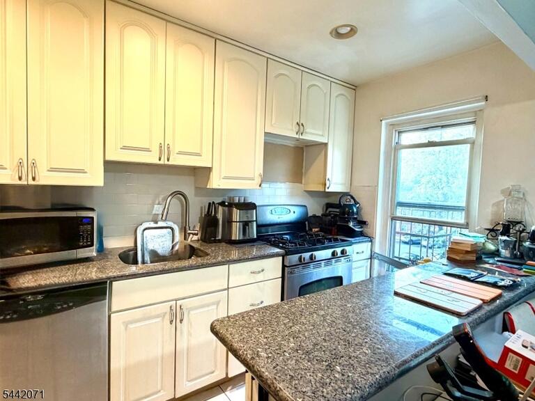 Property listing MLS 4037266 photo 6