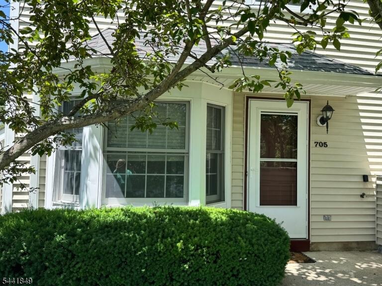 Property listing MLS 4037401 photo 1