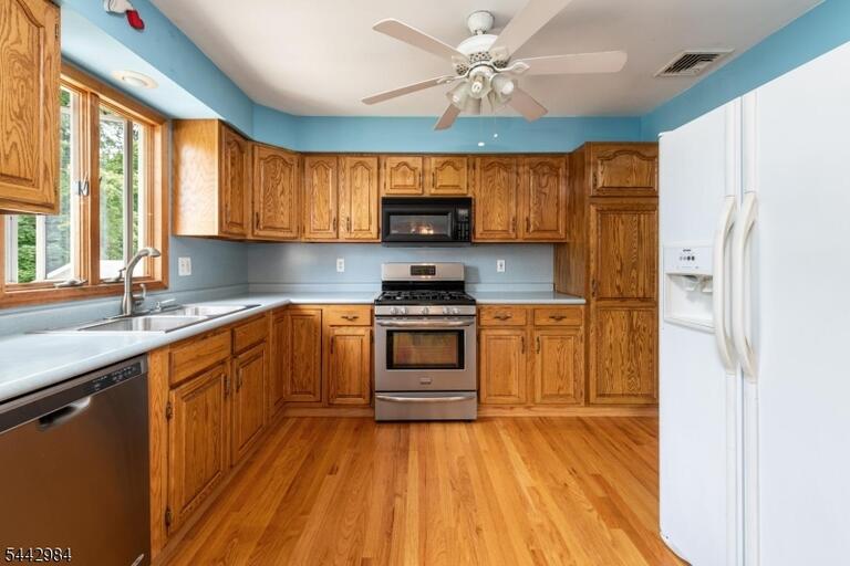 Property listing MLS 4037439 photo 11