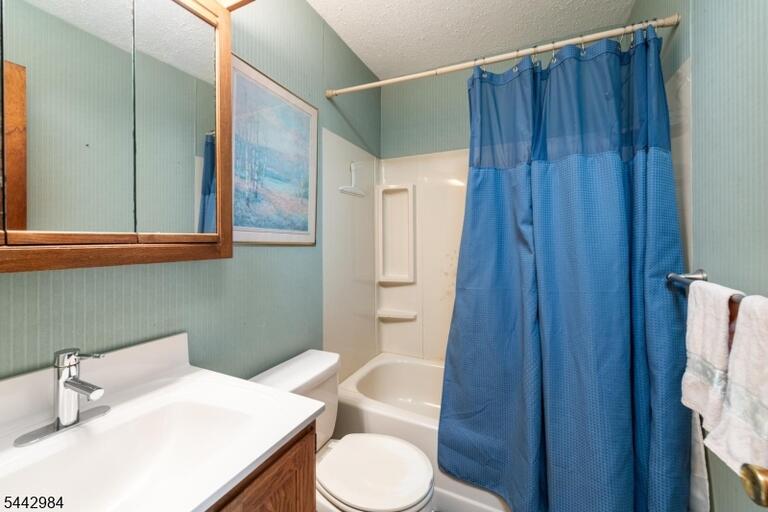 Property listing MLS 4037439 photo 22