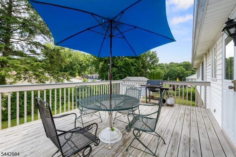 Property listing MLS 4037439 photo 30