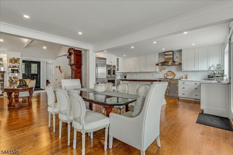 Property listing MLS 4037441 photo 17