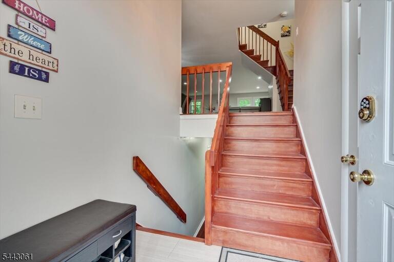 Property listing MLS 4037474 photo 11