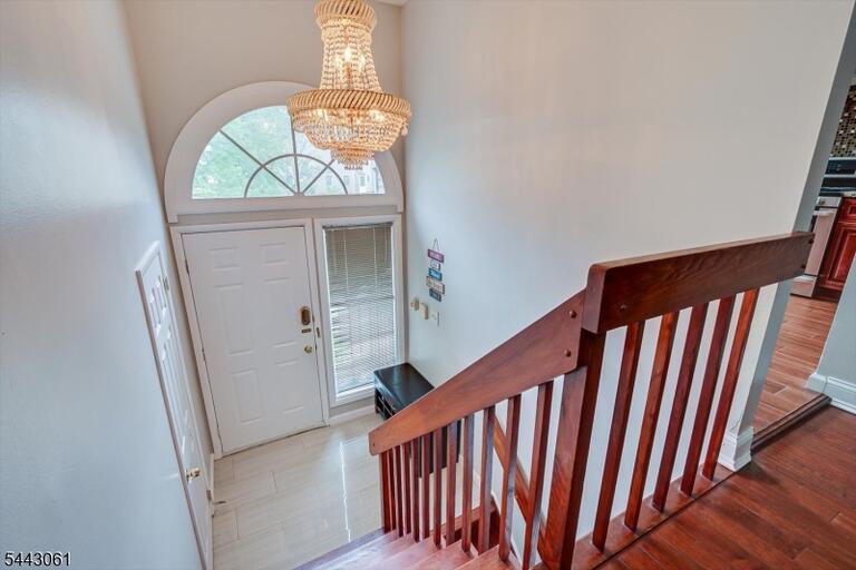 Property listing MLS 4037474 photo 12