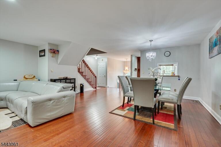 Property listing MLS 4037474 photo 15
