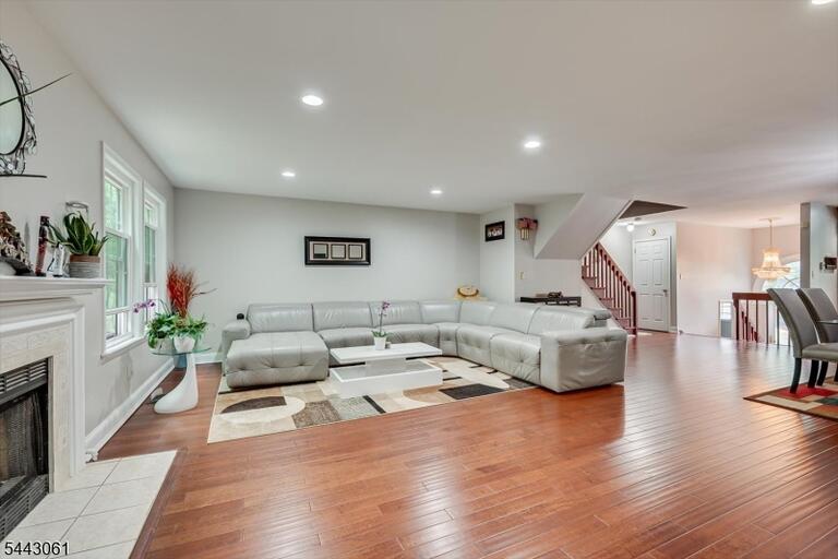 Property listing MLS 4037474 photo 16