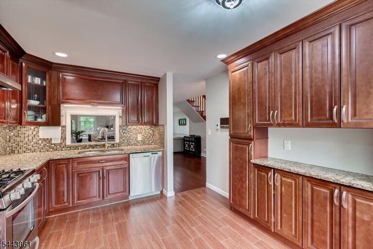 Property listing MLS 4037474 photo 23