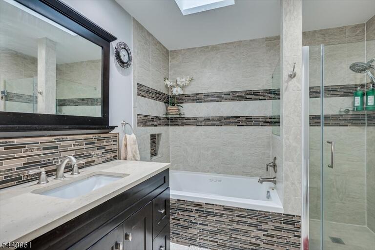 Property listing MLS 4037474 photo 31