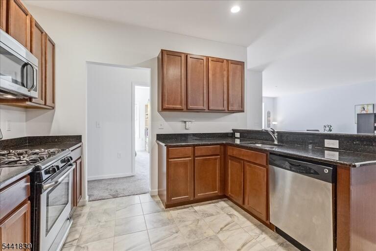 Property listing MLS 4037492 photo 14