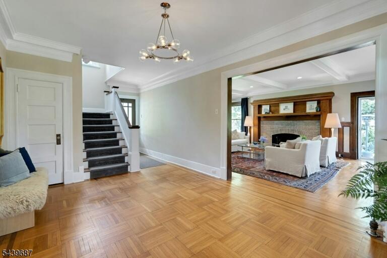 Property listing MLS 4037583 photo 9