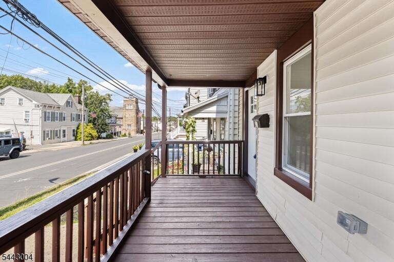 Property listing MLS 4037590 photo 2