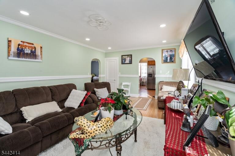 Property listing MLS 4037596 photo 5