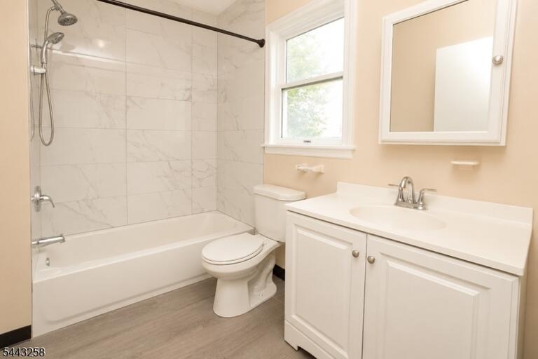 Property listing MLS 4037618 photo 5