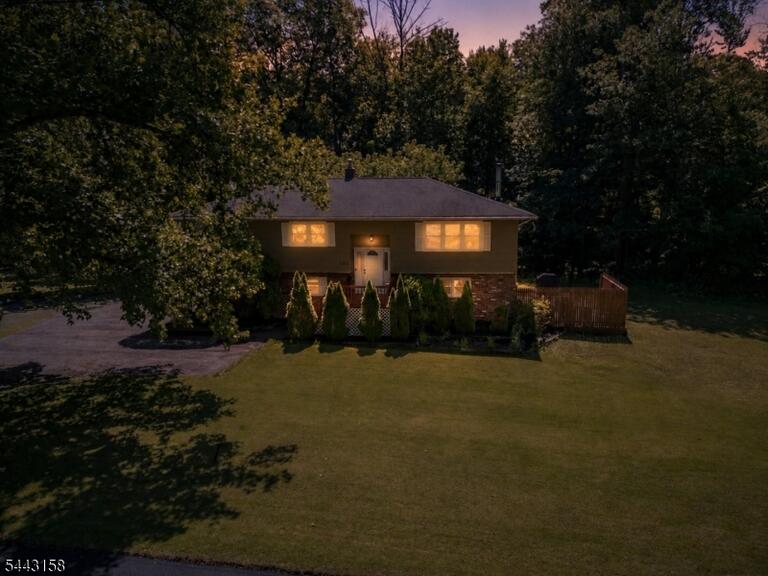 Property listing MLS 4037647 photo 32