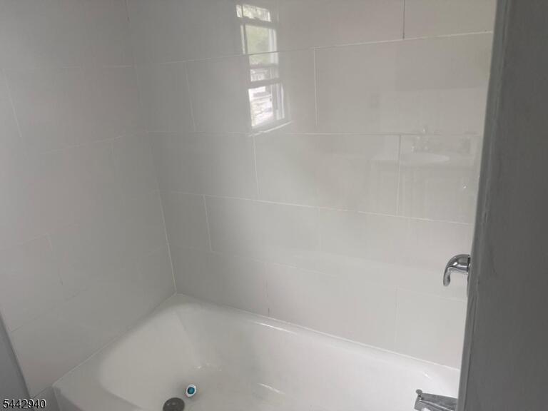 Property listing MLS 4037667 photo 15