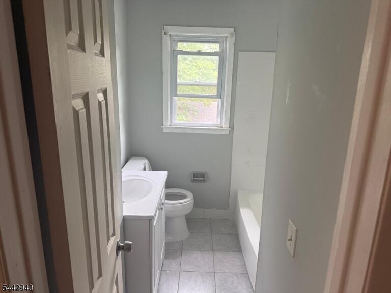 Property listing MLS 4037667 photo 9