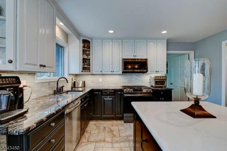Property listing MLS 4037781 photo 18