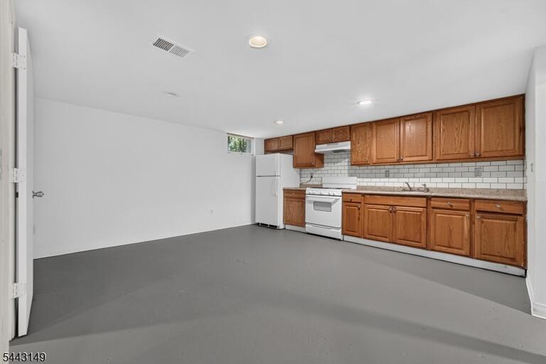 Property listing MLS 4037782 photo 27