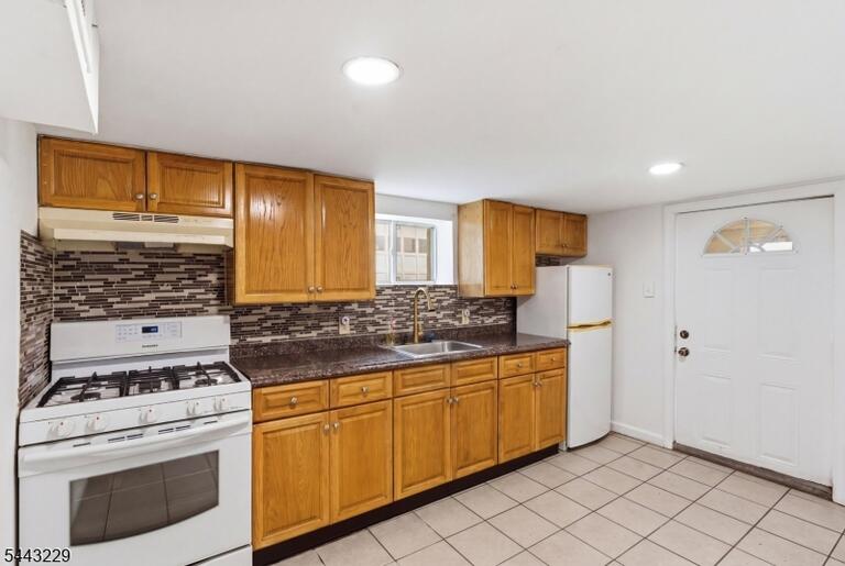 Property listing MLS 4037792 photo 23
