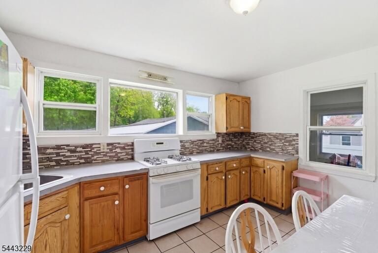 Property listing MLS 4037792 photo 4