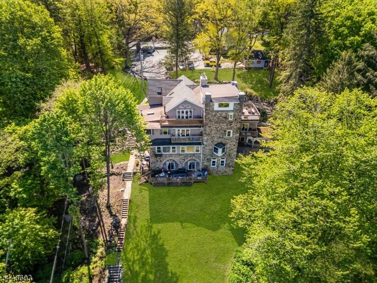 Property listing MLS 4037880 photo 3
