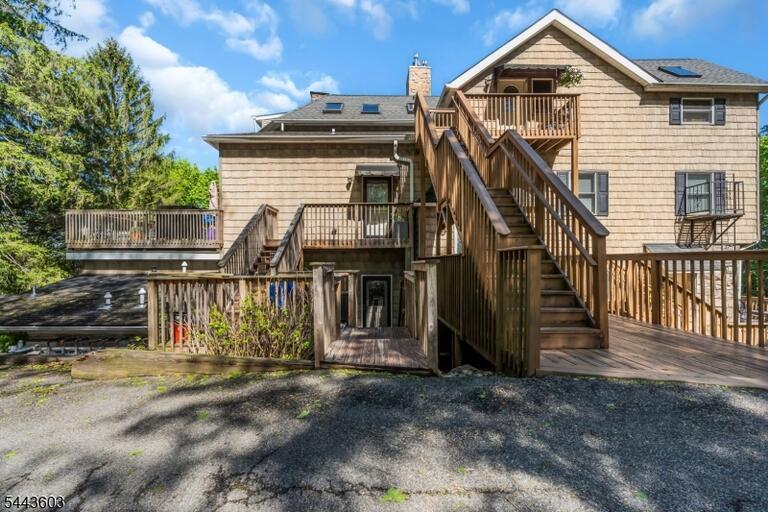Property listing MLS 4037880 photo 4