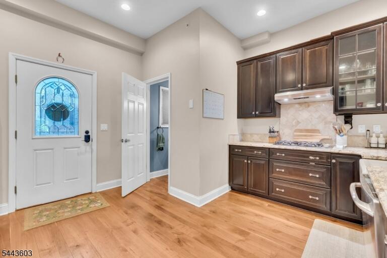 Property listing MLS 4037880 photo 8
