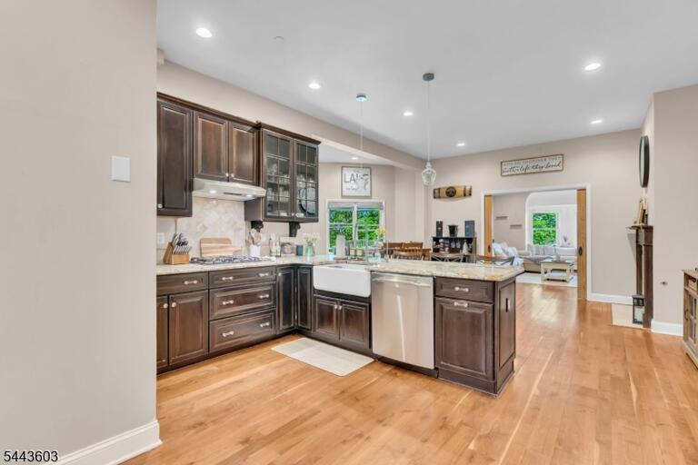 Property listing MLS 4037880 photo 9