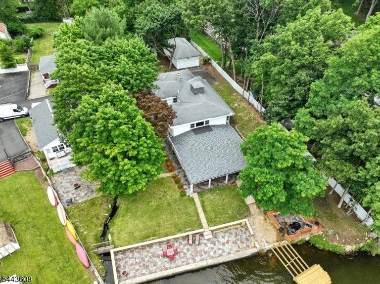 Property listing MLS 4037888 photo 40