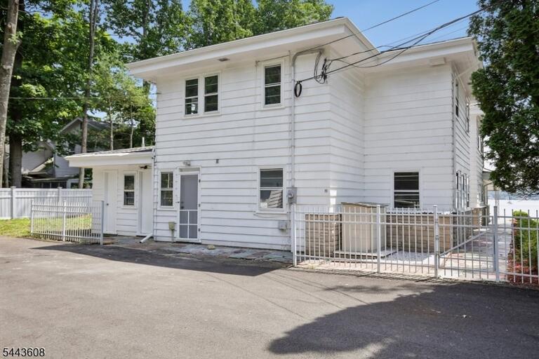 Property listing MLS 4037888 photo 5