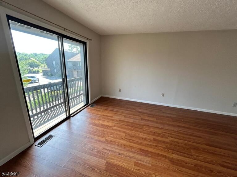 Property listing MLS 4037943 photo 19