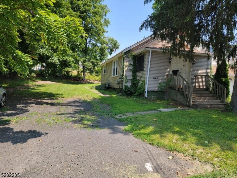 Property listing MLS 4038184 photo 1