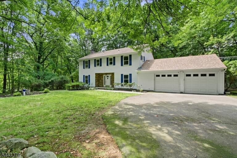 Property listing MLS 4038316 photo 1