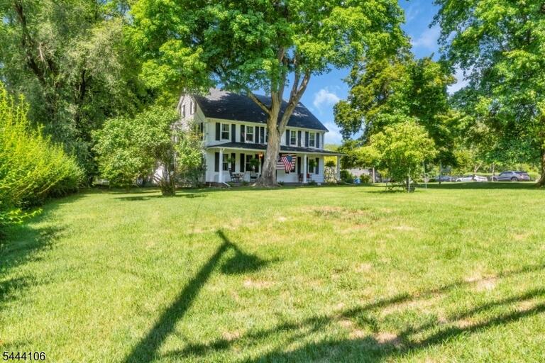 Property listing MLS 4038327 photo 3