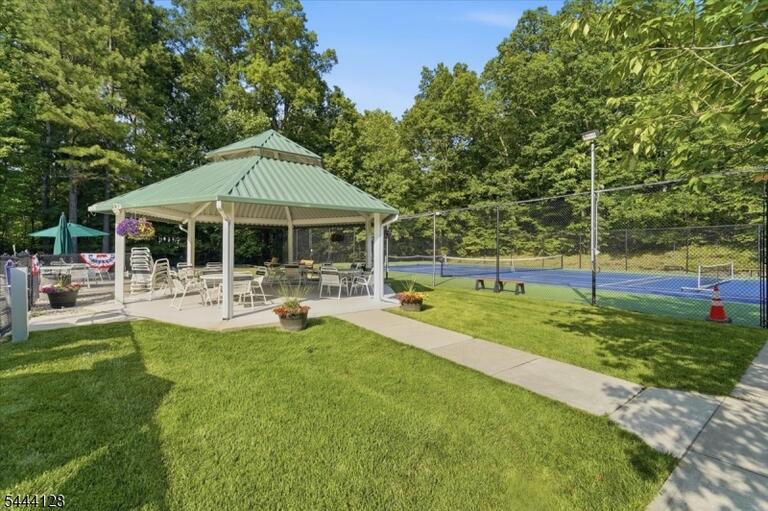 Property listing MLS 4038346 photo 18