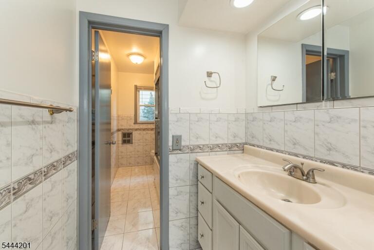 Property listing MLS 4038420 photo 11