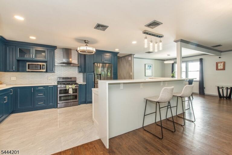 Property listing MLS 4038420 photo 2