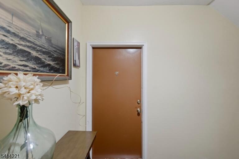 Property listing MLS 4038431 photo 3