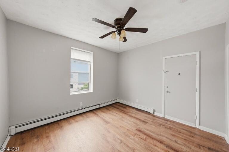 Property listing MLS 4038431 photo 4