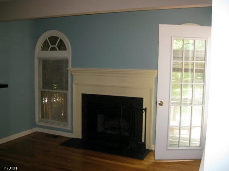 Property listing MLS 4038465 photo 4