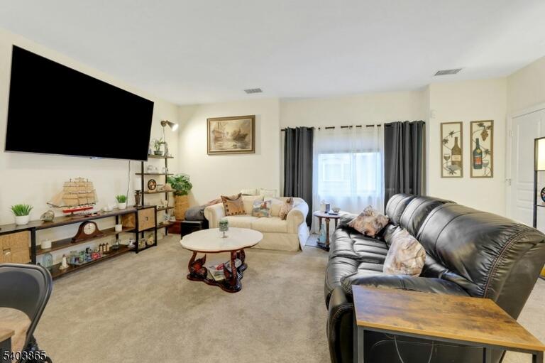 Property listing MLS 4038604 photo 2