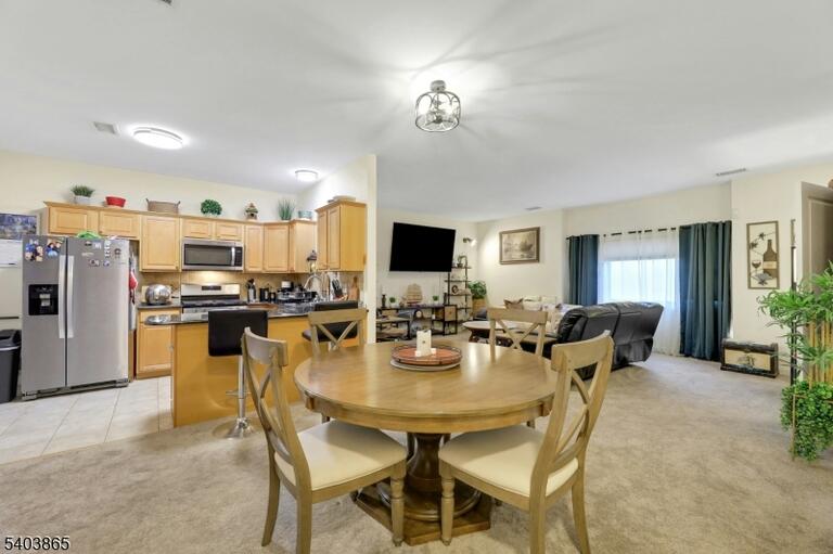 Property listing MLS 4038604 photo 3