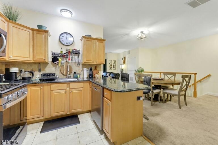 Property listing MLS 4038604 photo 5