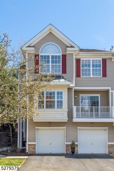 Property listing MLS 4038605 photo 1