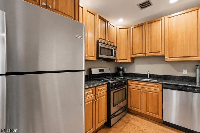 Property listing MLS 4038701 photo 2