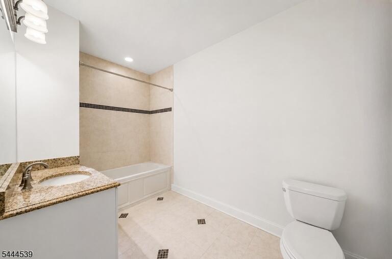 Property listing MLS 4038701 photo 8