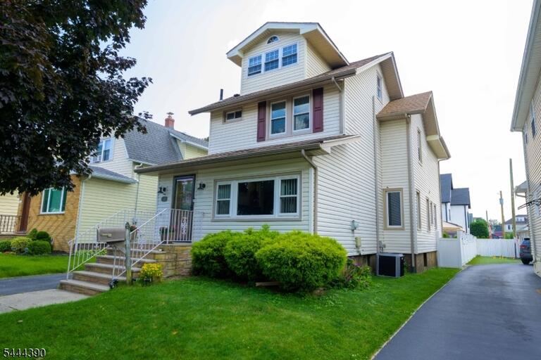 Property listing MLS 4038855 photo 1