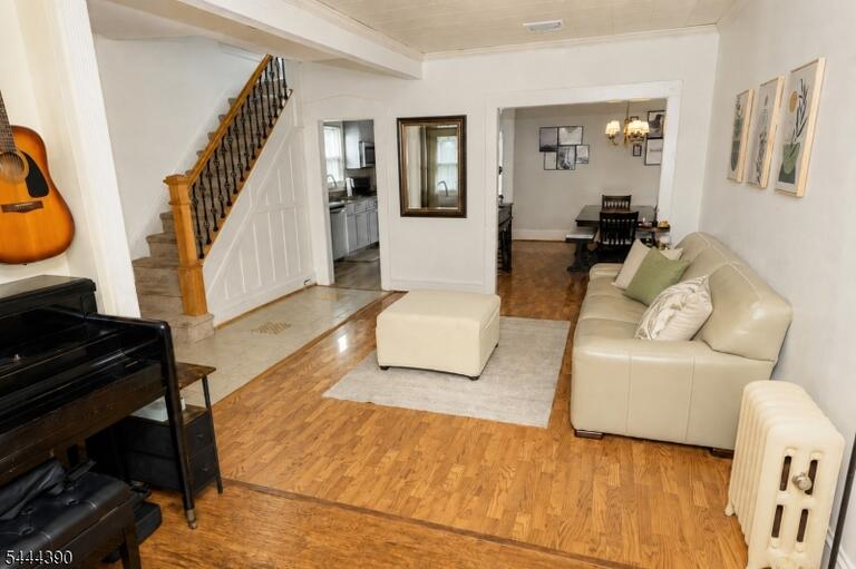 Property listing MLS 4038855 photo 3