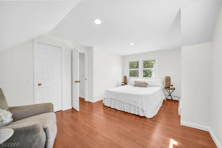 Property listing MLS 4038862 photo 27