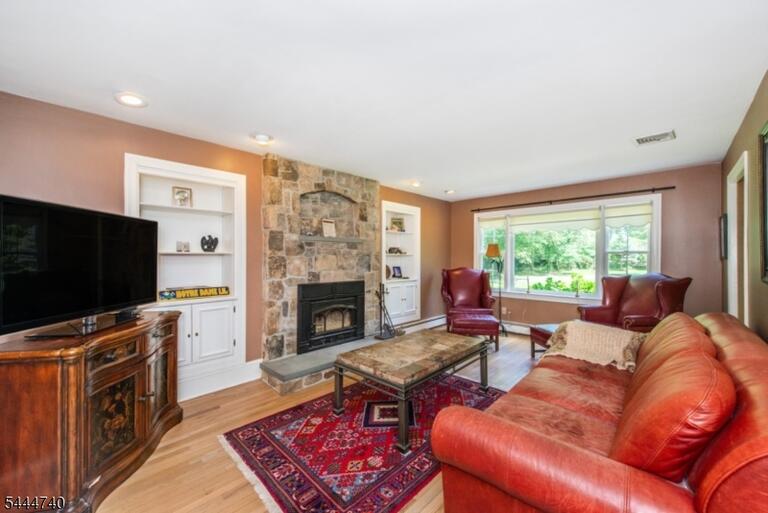 Property listing MLS 4038875 photo 16